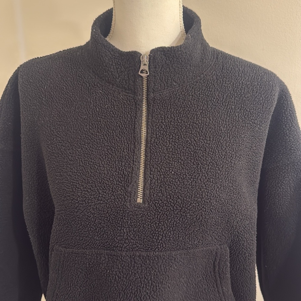 American Eagle Cropped Black Sherpa Fleece Sweatshirt Sweater Top Women’s Medium - Picture 2 of 11